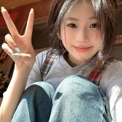 着牛仔裤的钟馗